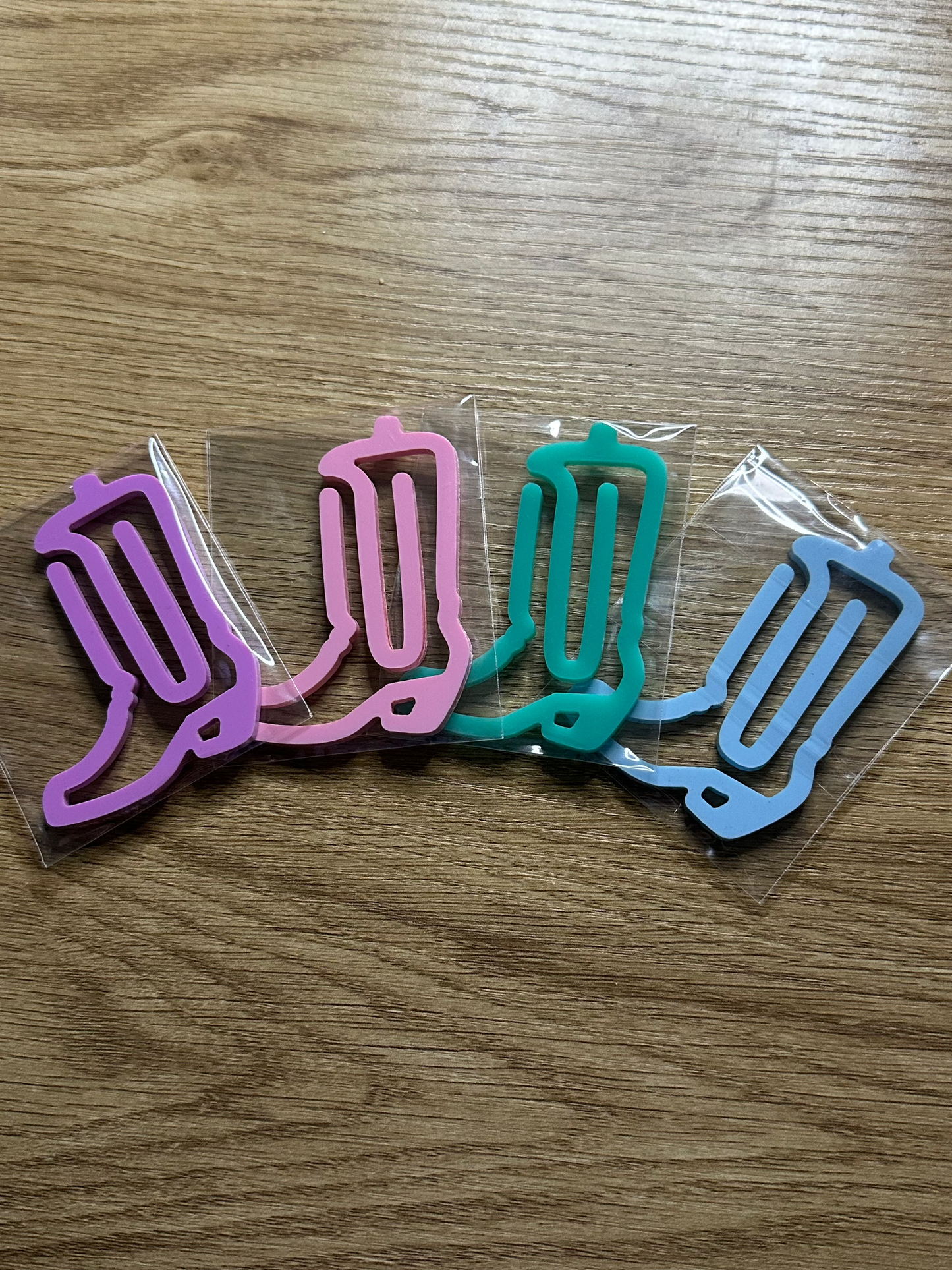 Elegant Acrylic Bookmarks – Where Style Meets Function